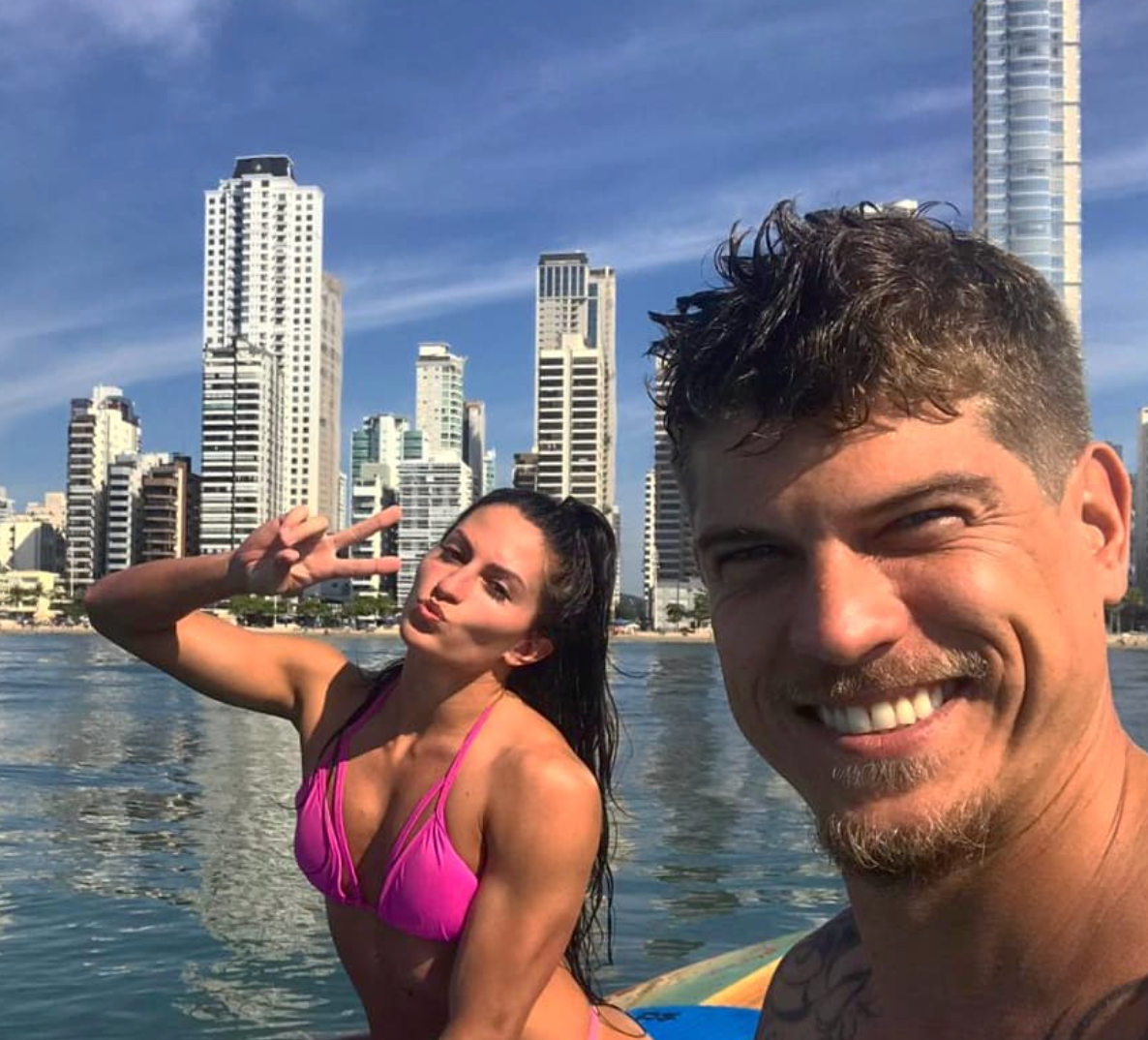 Romantic Seduction Pickup Artist Coaching | Elite Dating Tips and Relationship Coaching Client Diego Learning the Art of Seduction with his Girlfriend wearing Pink Bikini in Brazil | Boating on the water in Sao Paulo Brazil