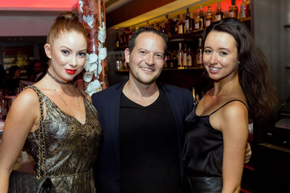 Adam from London at club with 2 Beautiful women after taking Mike Kollins Attraction course Crack the Female Code. 
